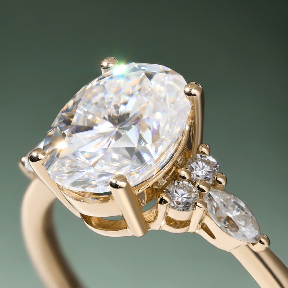 3 pieces Oval Cut Moissanite Engagement Ring Set (2)
