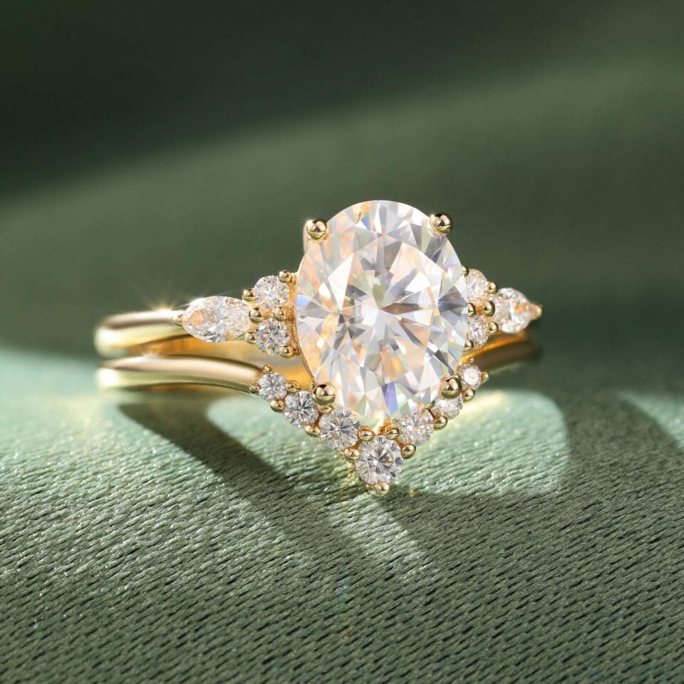 3CT Oval Cut Moissanite Classic Cluster Bridal Ring Set (1)