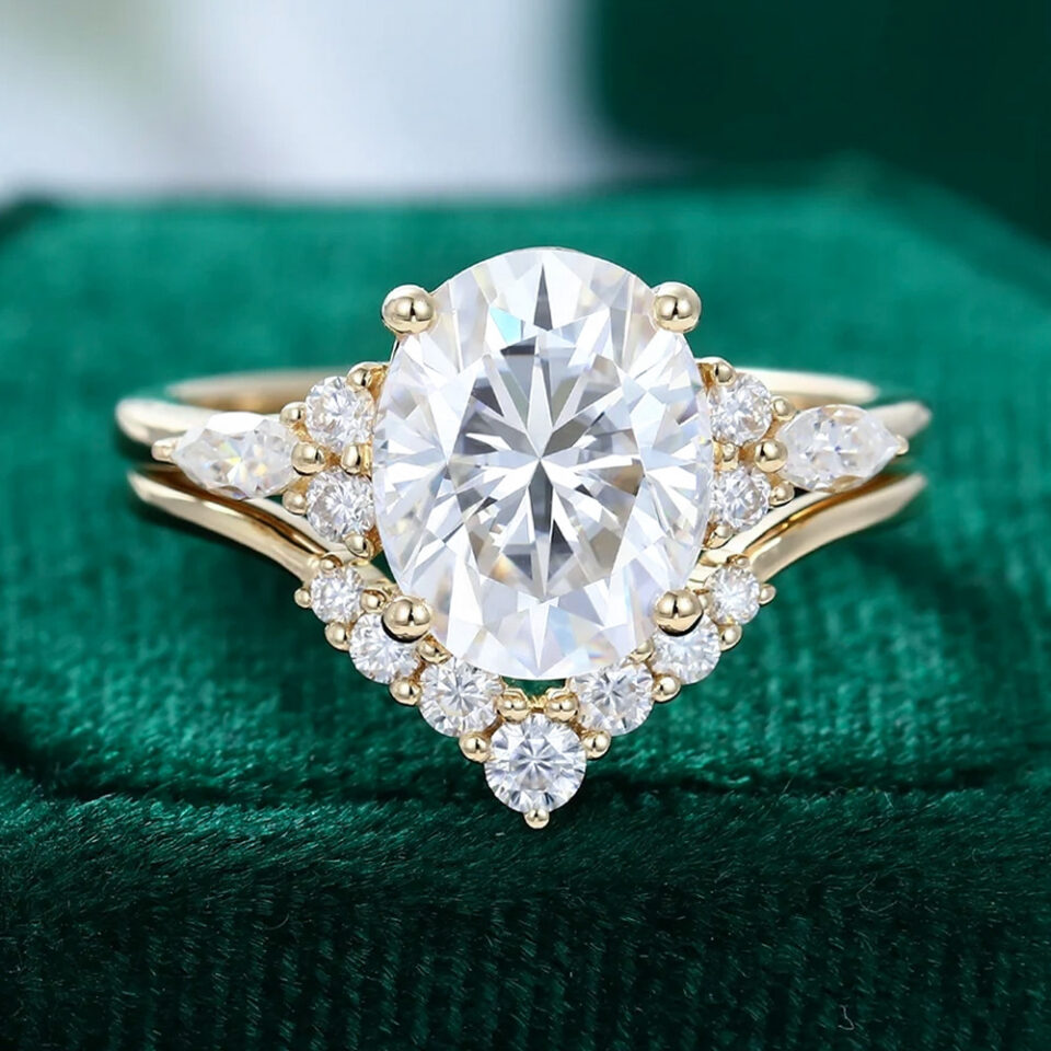 3CT Oval Cut Moissanite Classic Cluster Bridal Ring Set