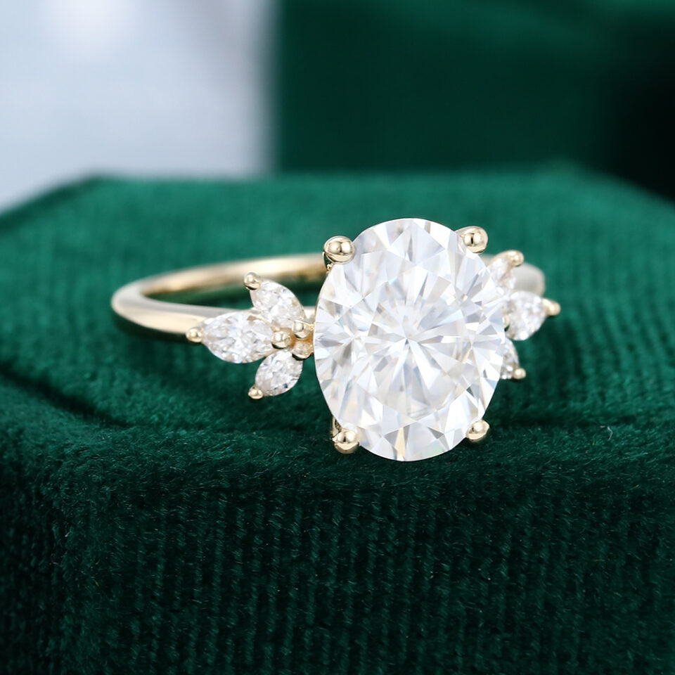 MOLLYJEWELRY Gold Moissanite Engagement Ring
