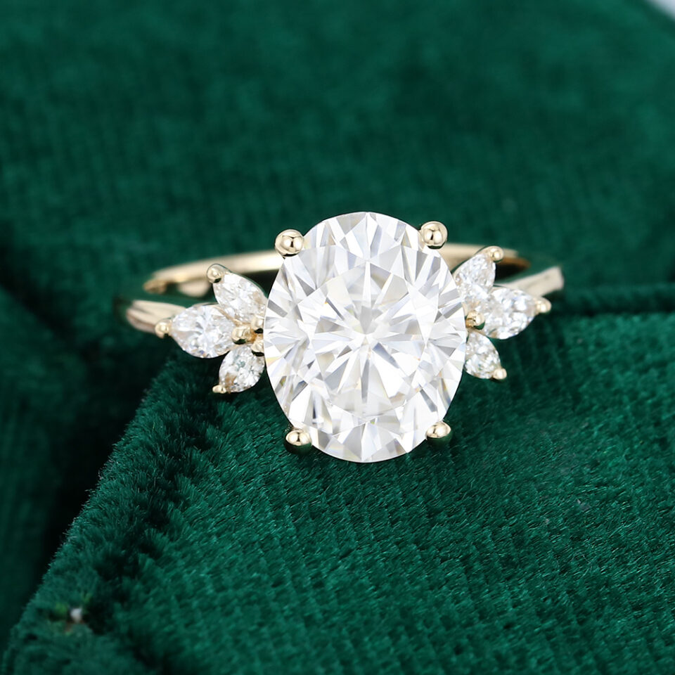 MOLLYJEWELRY Gold Moissanite Engagement Ring