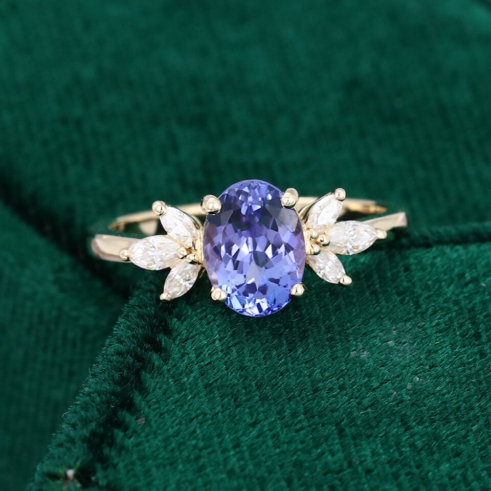 MOLLYJEWELRY Gold Tanzanite Engagement Ring