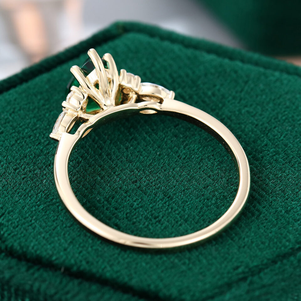 Vintage Pear Cut Emerald Engagement Ring in Yellow Gold Band
