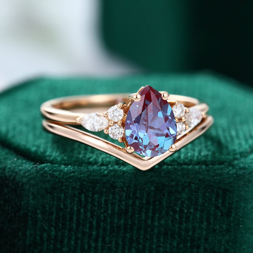 2 PCS Rose Gold Pear Shaped Alexandrite Wedding Ring Set For Her