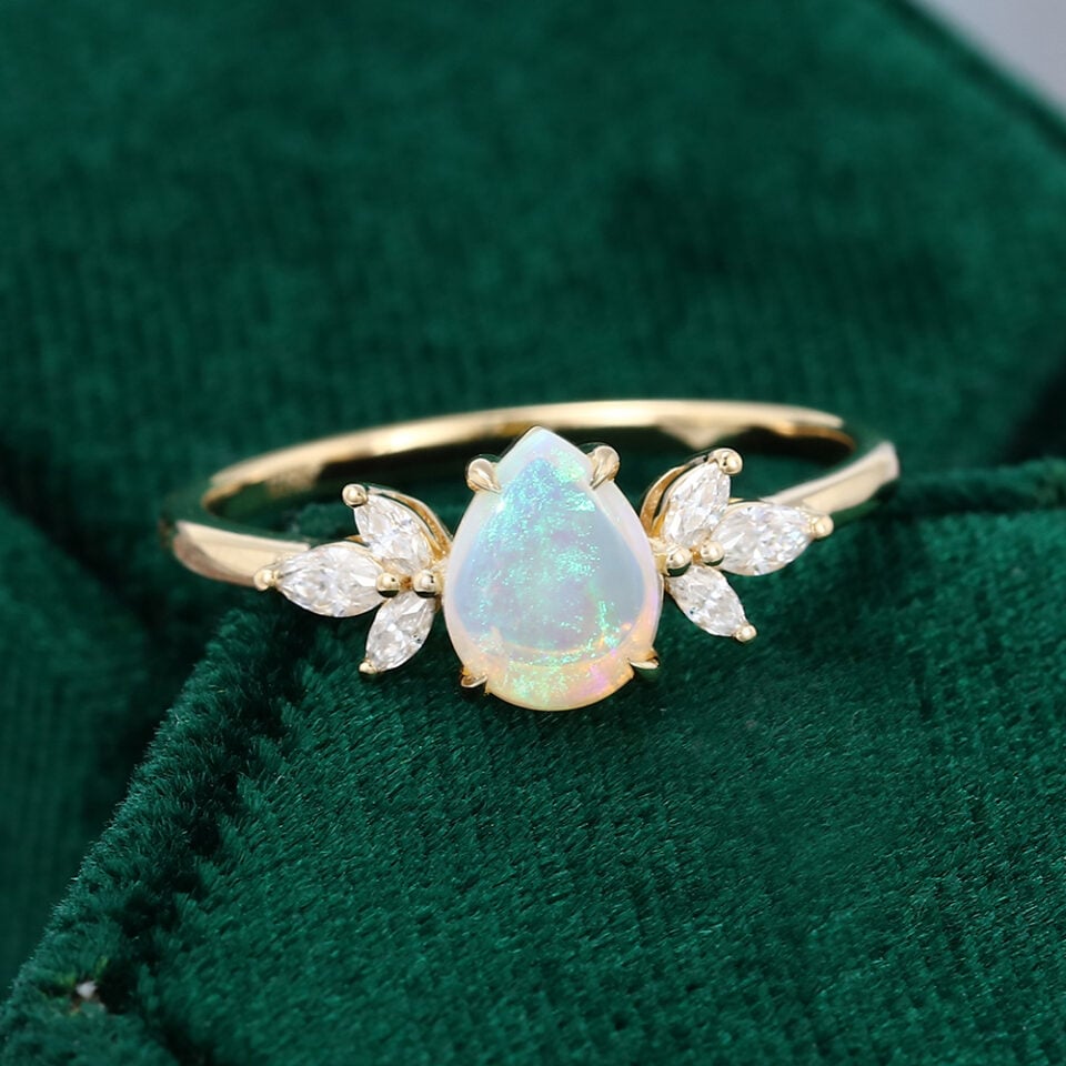 MOLLYJEWELRY Yellow Gold Opal Engagement Ring
