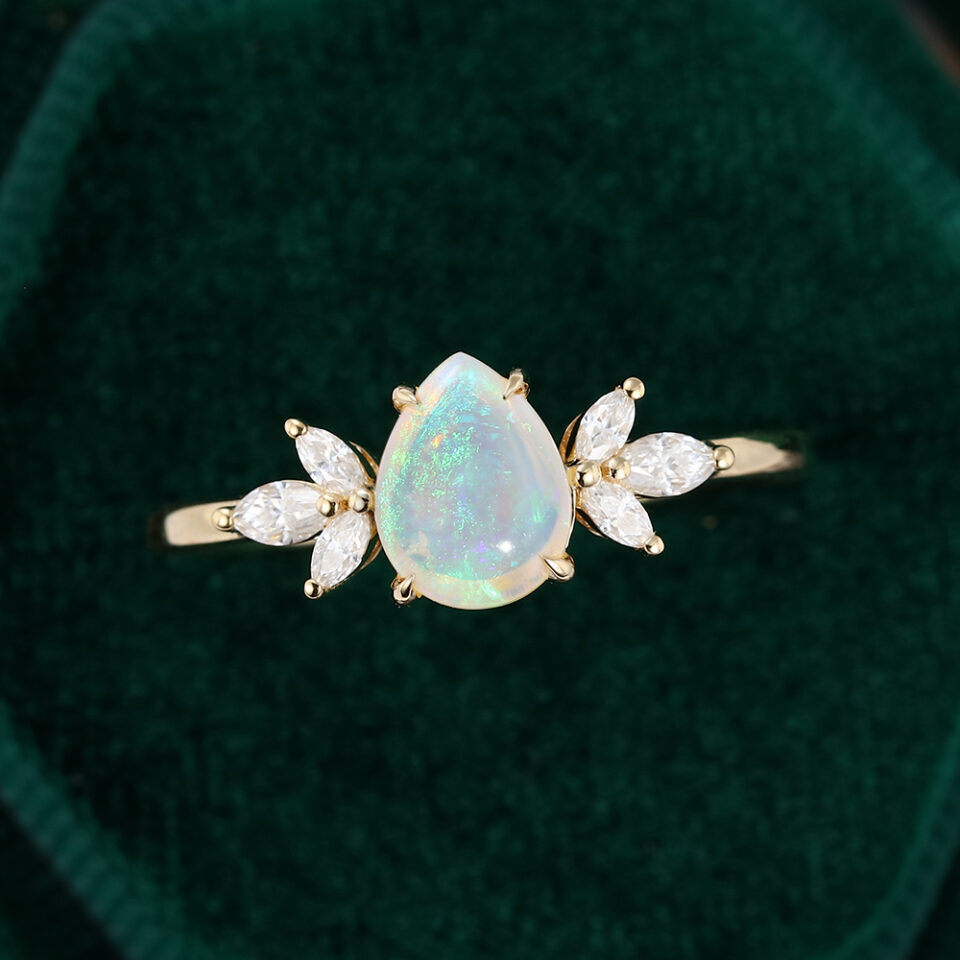 MOLLYJEWELRY Yellow Gold Opal Engagement Ring