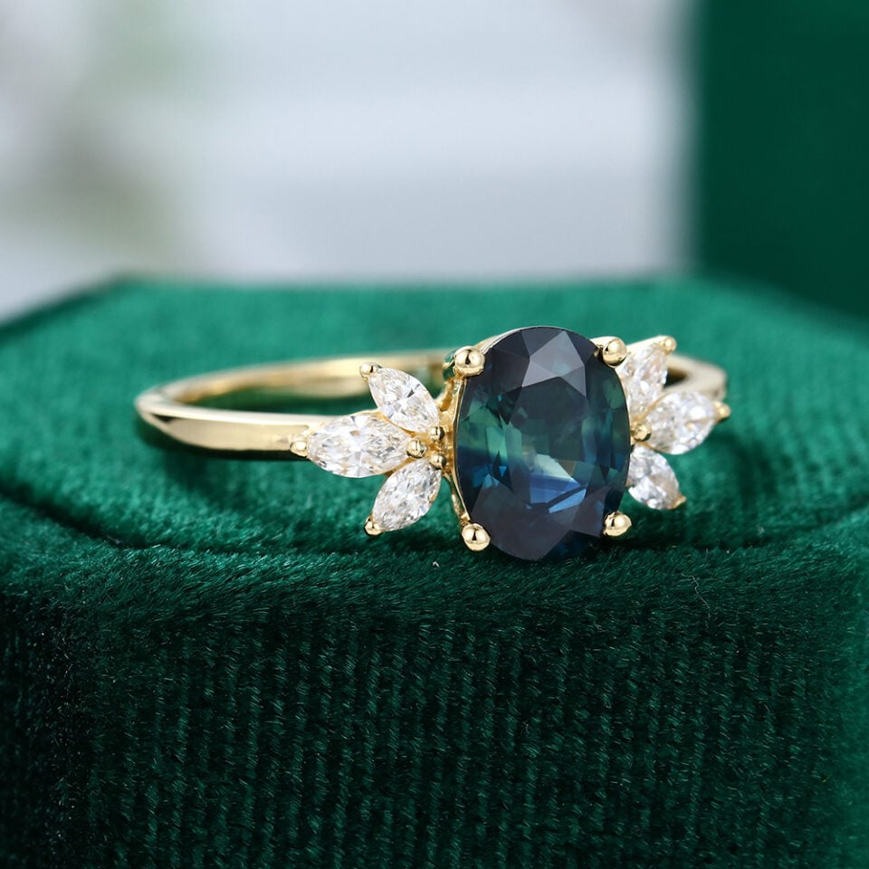 MOLLYJEWELRY Yellow Gold Oval Green Blue Sapphire Engagement Ring