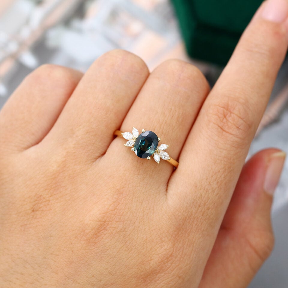MOLLYJEWELRY Yellow Gold Oval Green Blue Sapphire Engagement Ring