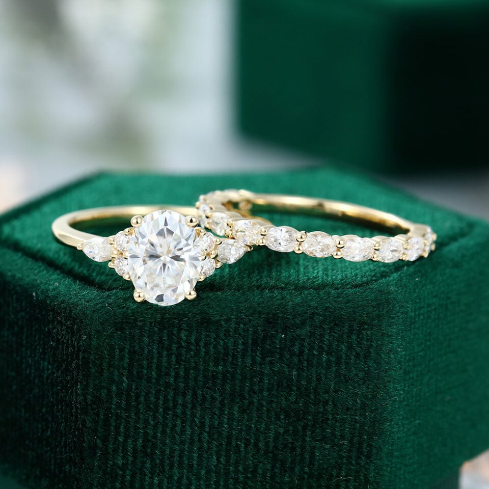 MOLLYJEWELRY Yellow gold Oval cut Moissanite Engagement Ring Set