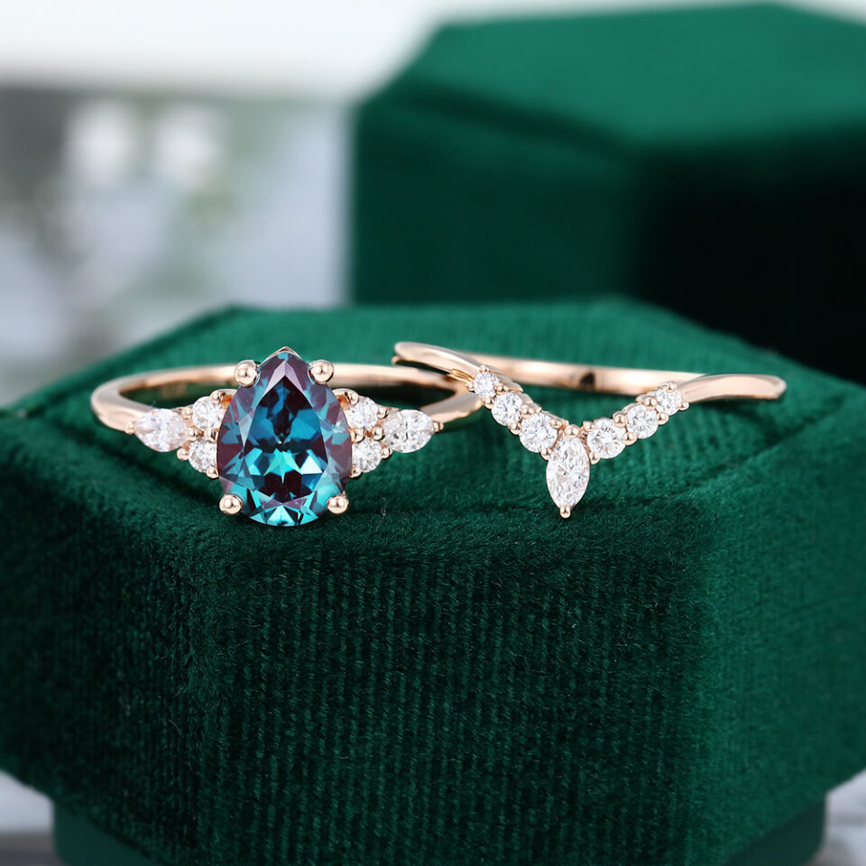 MOLLYJEWELRYUS Alexandrite Gold Engagement Rings Set
