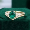 MOLLYJEWELRYUS Pear Shaped Emerald Engagement Ring Set (4)