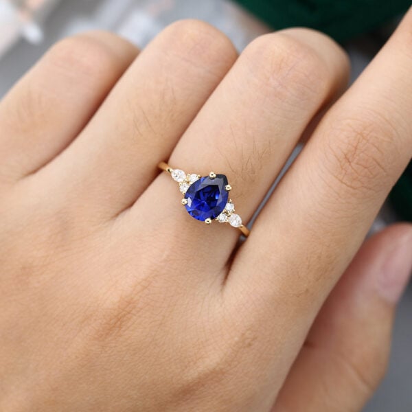 Pear Cut Gold Sapphire Engagement Rings
