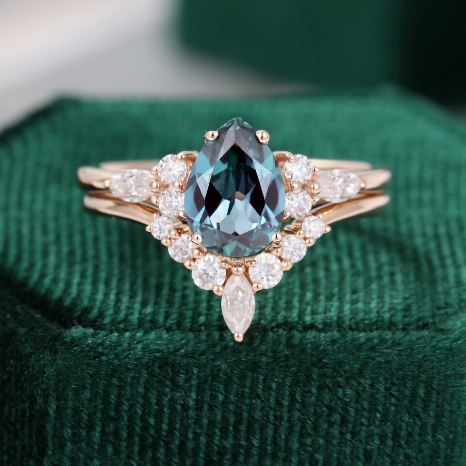 MollyjewelryUS Alexandrite Engagement Ring Set