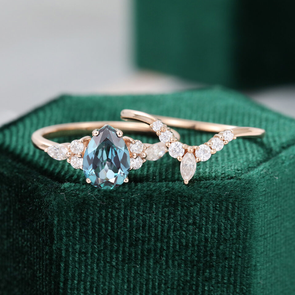 MollyjewelryUS Alexandrite Engagement Ring Set