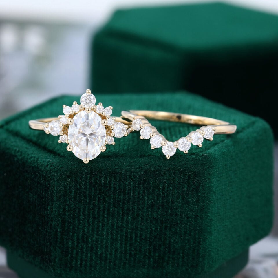 mollyjewelry-gold-Oval Moissanite Cluster engagement ring set