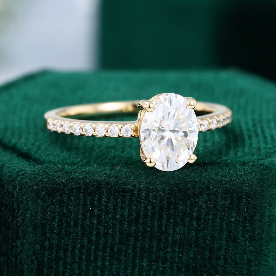 MOLLYJEWELRY Gold Oval Moissanite Half Eternity Band Engagement Ring