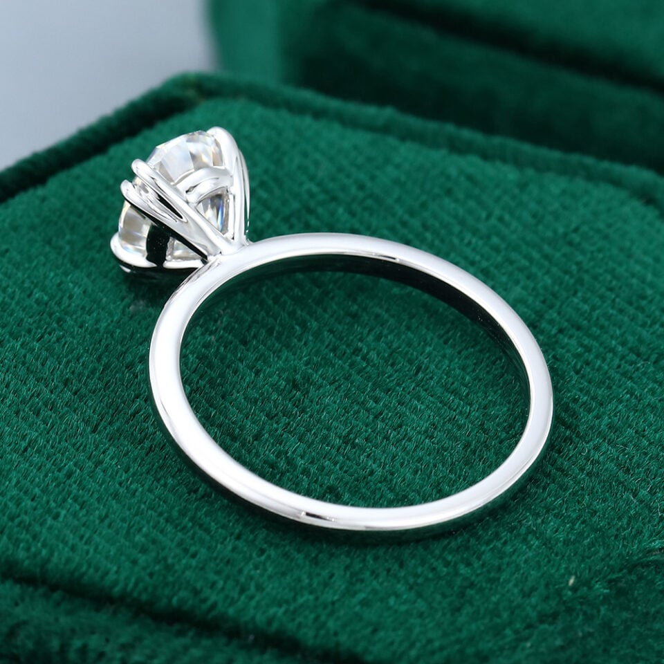 MOLLYJEWELRY Oval Moissanite White Gold Double Claw Engagement Ring