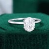 MOLLYJEWELRY Oval Moissanite White Gold Double Claw Engagement Ring
