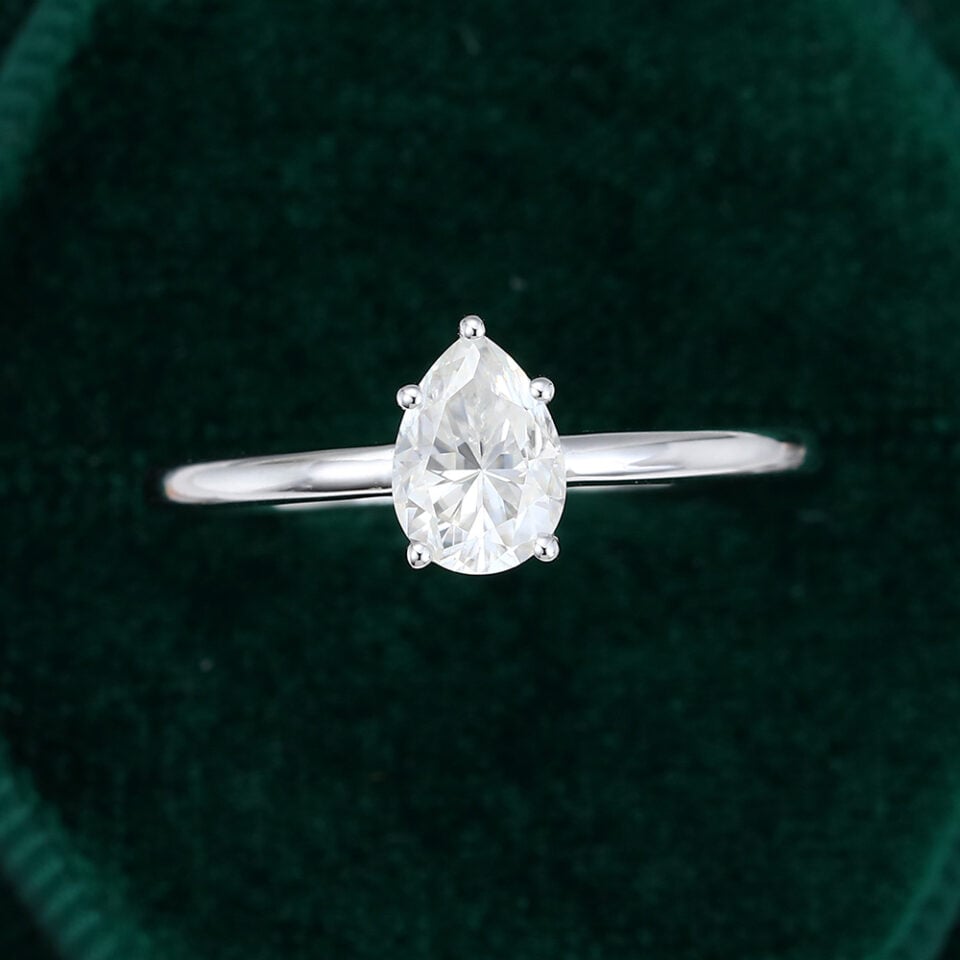 MOLLYJEWELRY Pear Shaped Moissanite White Gold Minimalist Engagement Ring
