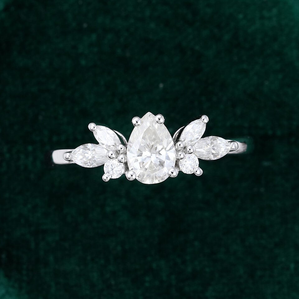 MOLLYJEWELRY White Gold Pear shaped 46mm Moissanite Engagement Ring