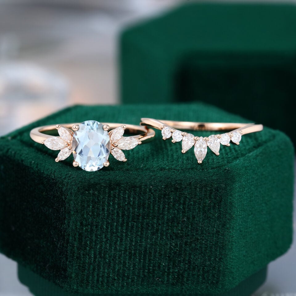 Oval Aquamarine 2PCS Bridal Ring Set Elegant Engagement Rings