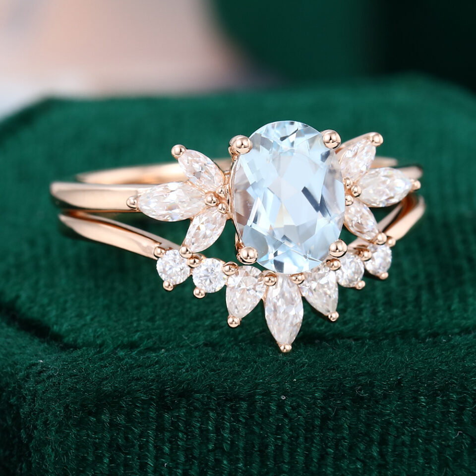 MollyJewelryUS Oval cut Aquamarine Engagement ring Rose Gold