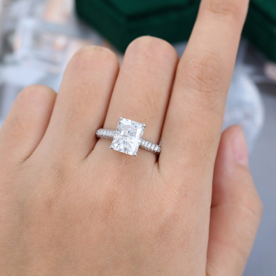 MollyJewelryUS Radiant Cut Moissanite Engagement ring White Gold