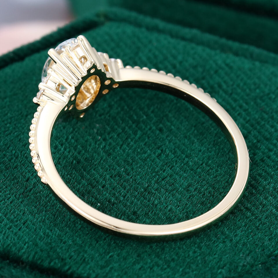 MollyJewelryUS Vintage Yellow Gold Oval Cut 5x7mm White Sapphire Engagement ring