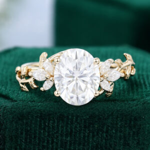 MollyJewelryUS Vintage Yellow Gold Oval Cut 8x10mm Moissanite Engagement ring