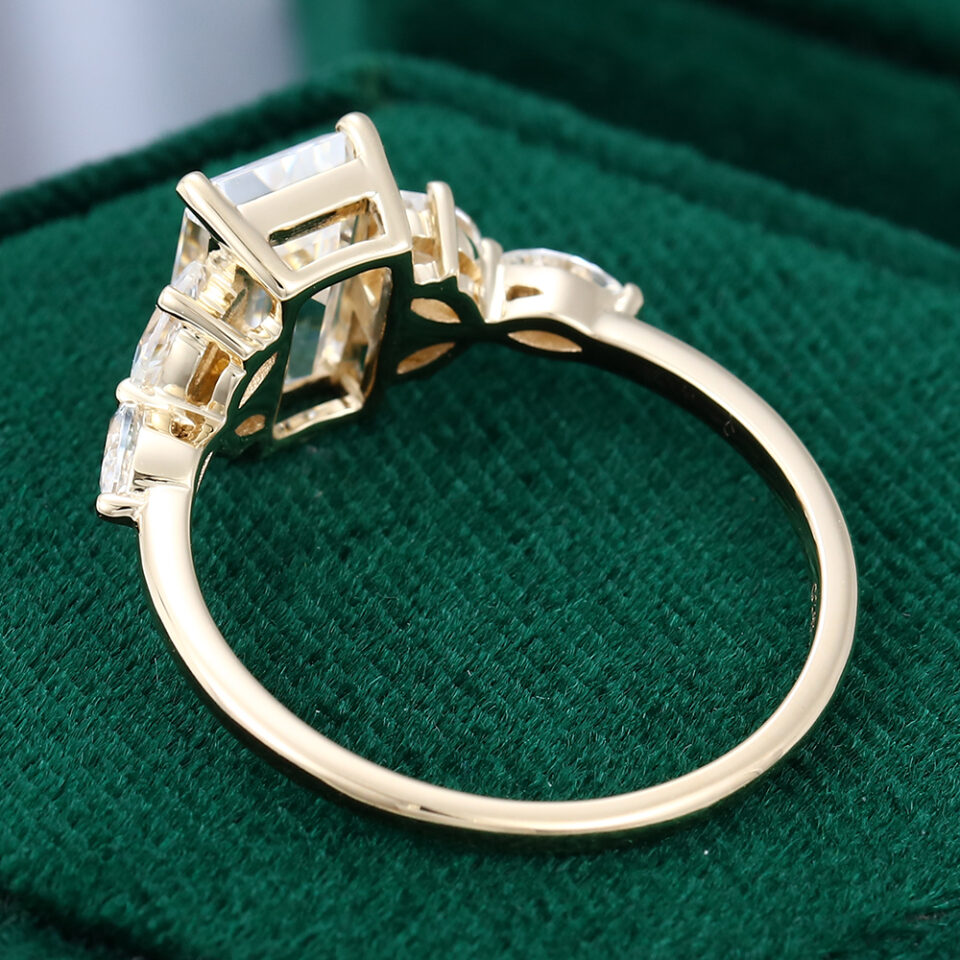 MollyJewelryUS Yellow Gold Emerald Cut 6x9mm Moissanite Engagement ring