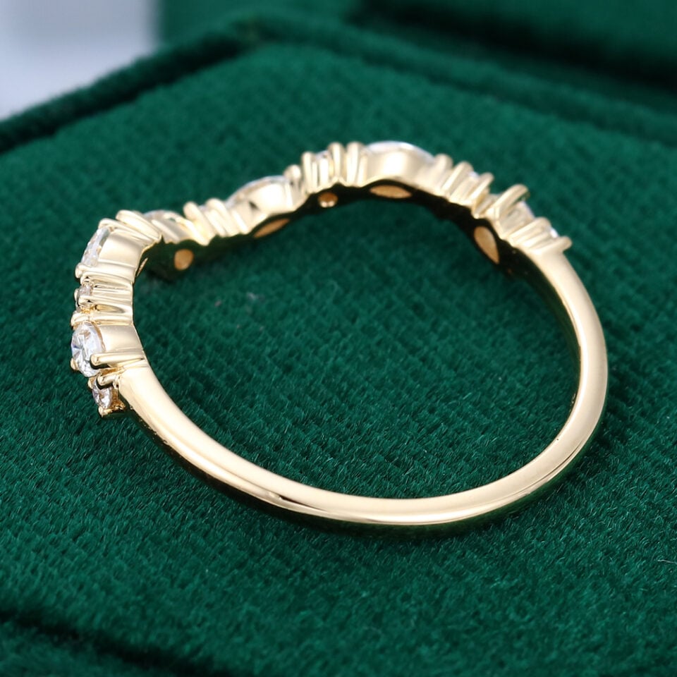 MollyJewelryUS Yellow Gold Moissanite Curved Stacking Wedding Band