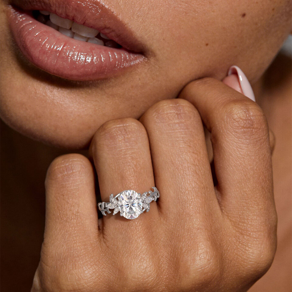 Oval Cut Moissanite Engagement Ring Marquise Accented Leaf Ring (2)