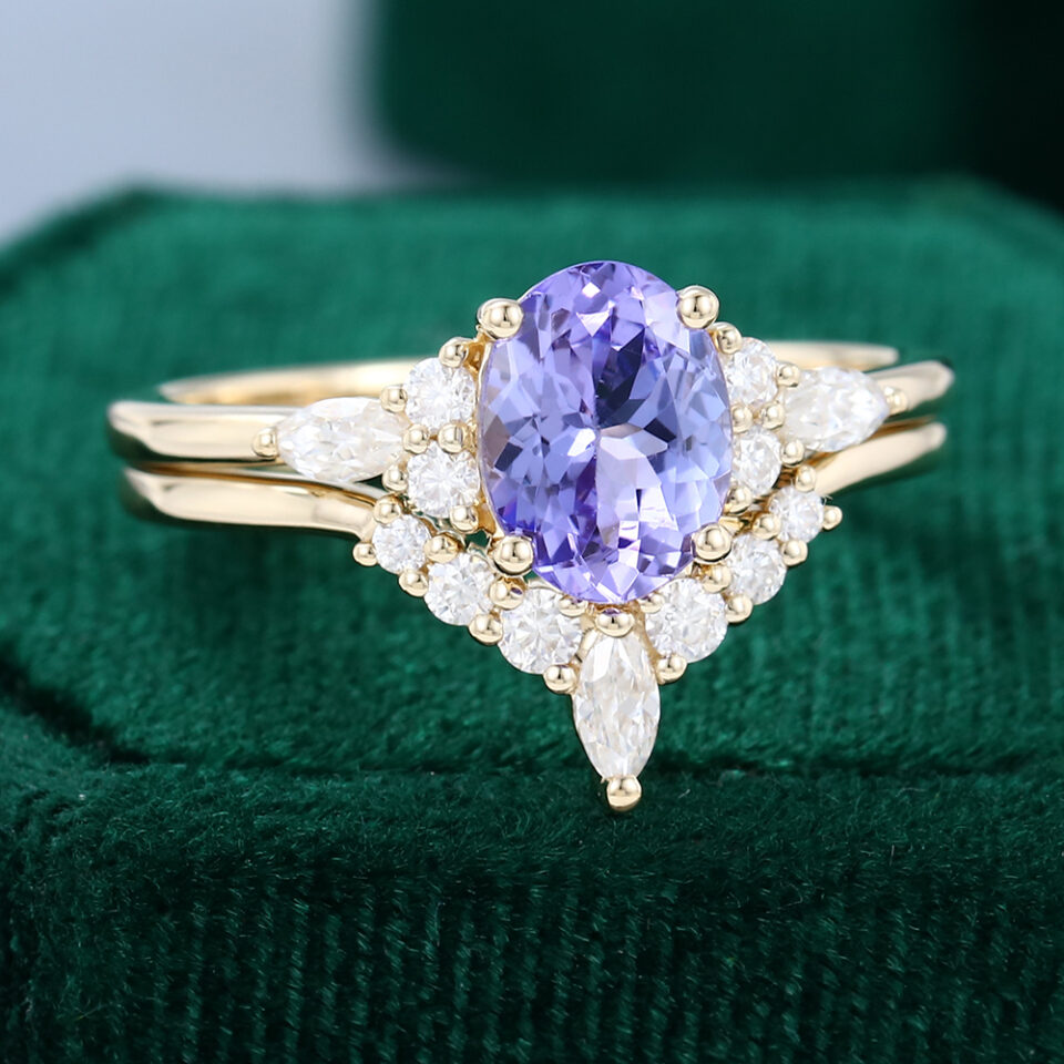 MollyJewelryUS Yellow Gold Oval Tanzanite Engagement ring Set