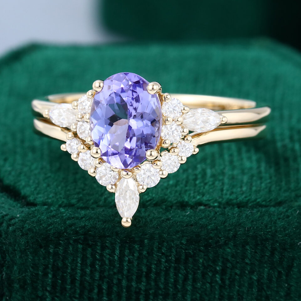 MollyJewelryUS Yellow Gold Oval Tanzanite Engagement ring Set