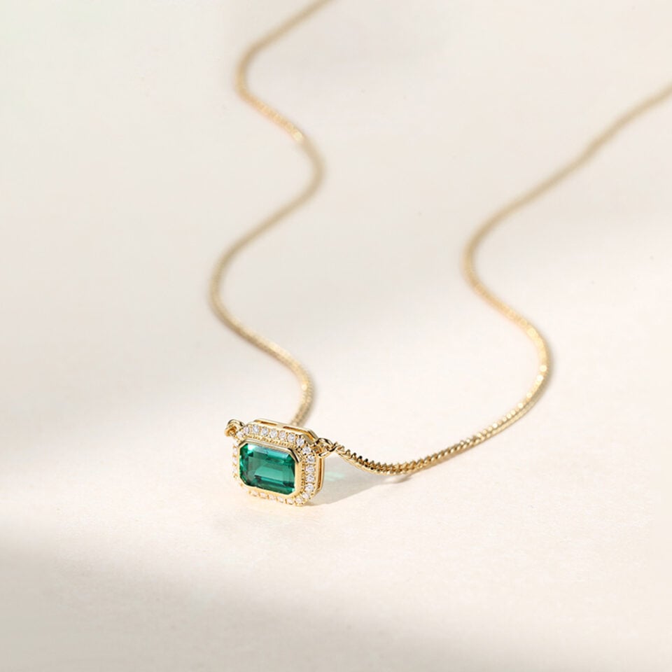 Emerald Cut Emerald Halo Pendant Necklace With Curb Chain (2)