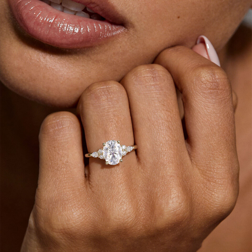 2CT Oval Cut Moissanite Classic Side Stone Engagement Ring