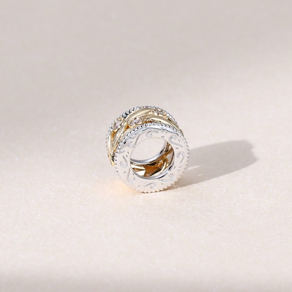 1418K Yellow Gold Mixed Diamond Circle Pendant Unique Necklace for Women (4)