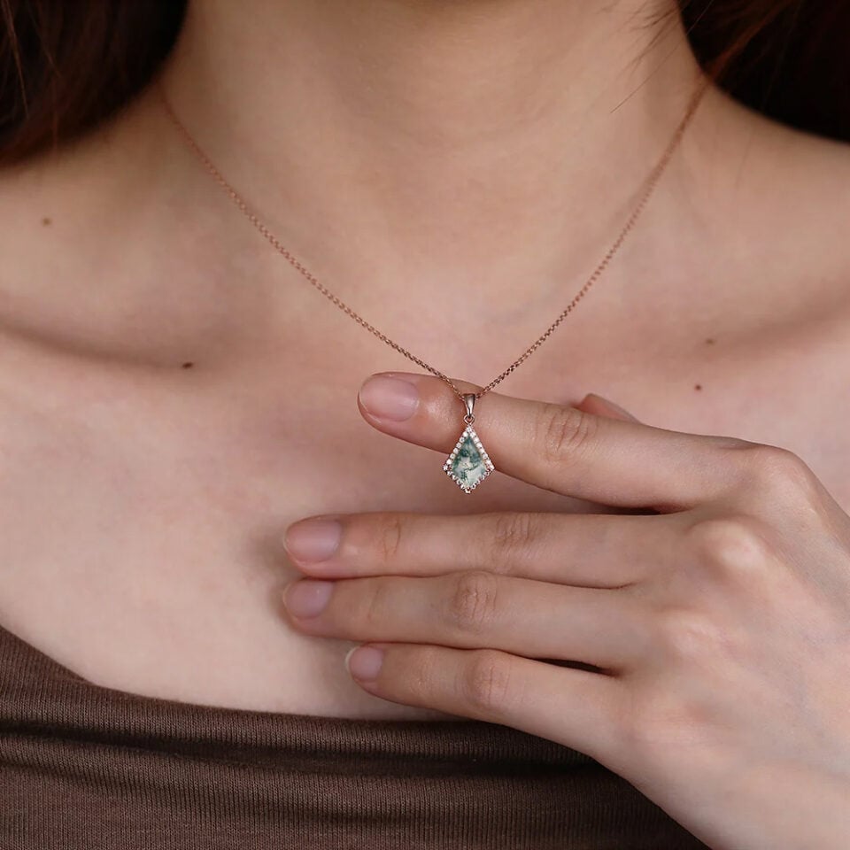 Kite Cut Moss Agate Halo Pendant Necklace For Women
