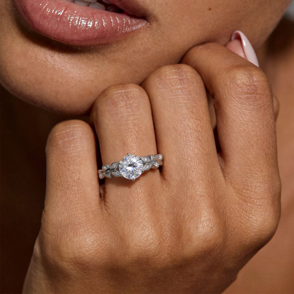 Round Cut Moissanite Engagement Ring Nature Inspired Leaf Ring (2)