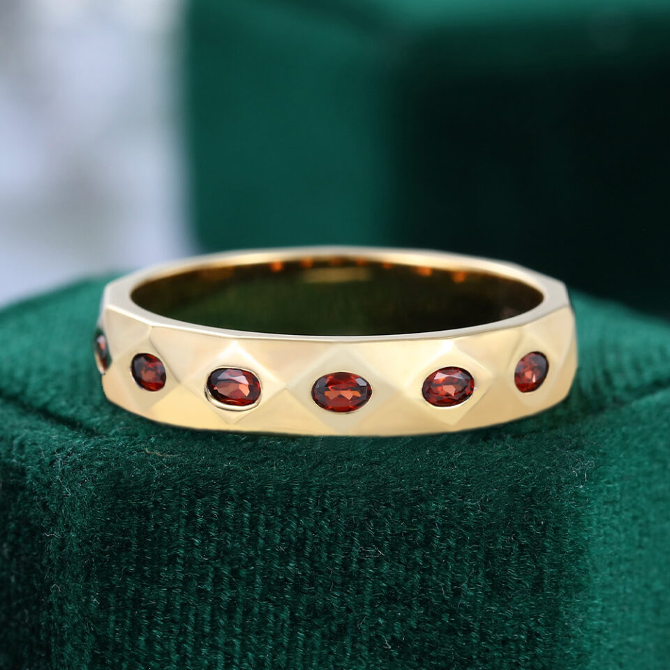 Rhombus Faced Garnet Men’s Wedding Band