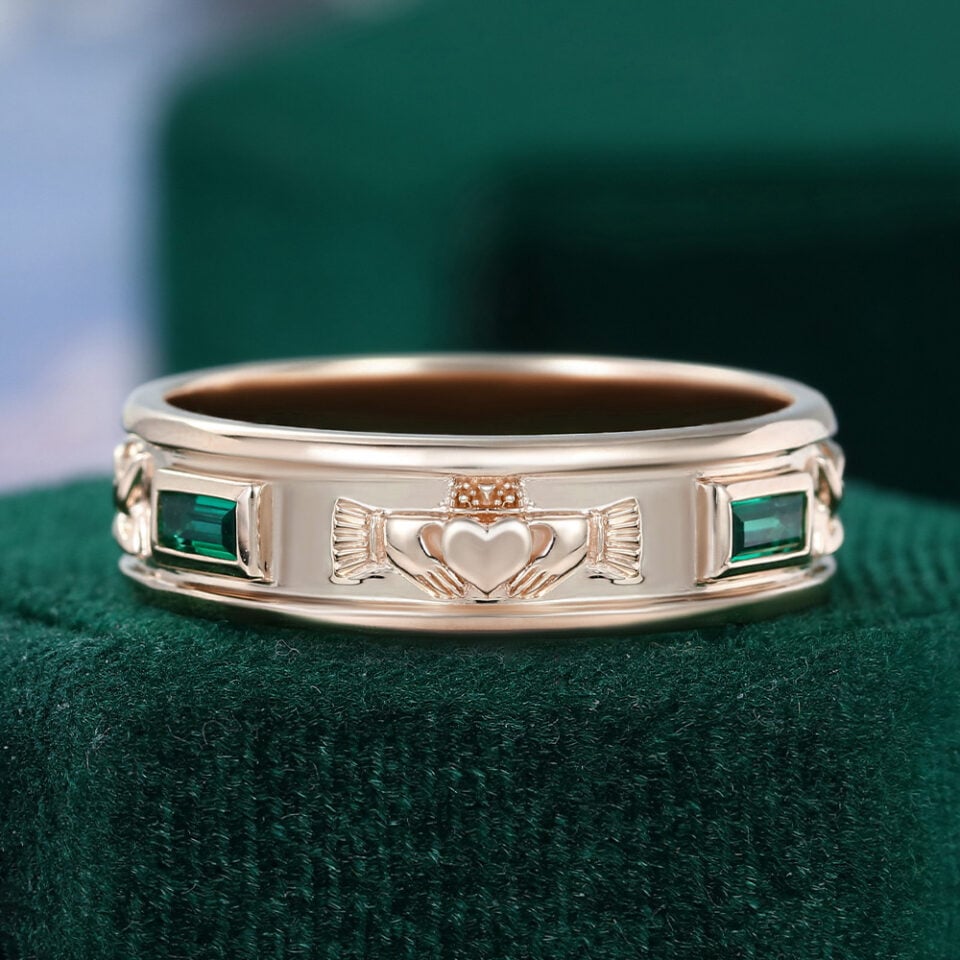Emerald Claddagh Ring Gender Neutral Wedding Band (3)