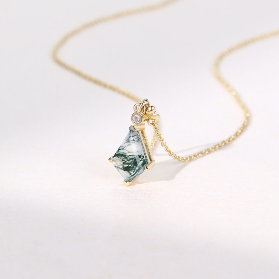 Kite Cut Moss Agate Necklace With Floral Emerald Accent (2)