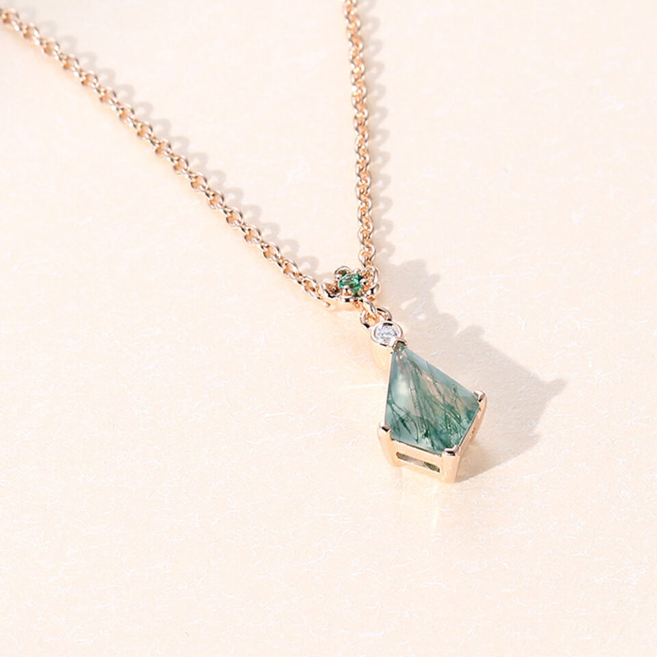 Kite Cut Moss Agate Necklace With Floral Emerald Accent (7)
