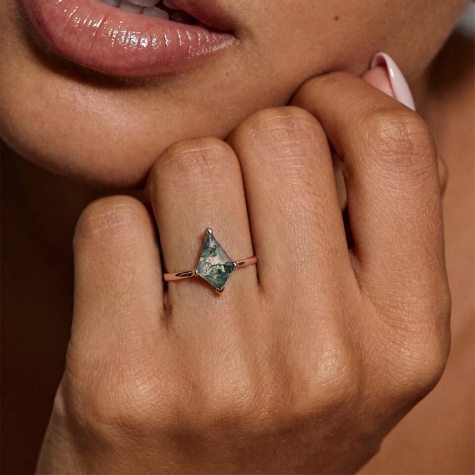 Kite Cut Moss Agate Solitaire Engagement Ring Four V Prongs Promise Ring (1)
