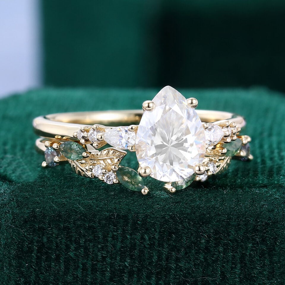 Pear Cut Moissanite Bridal Ring Set with Nature Inspired Leaf Band (2)