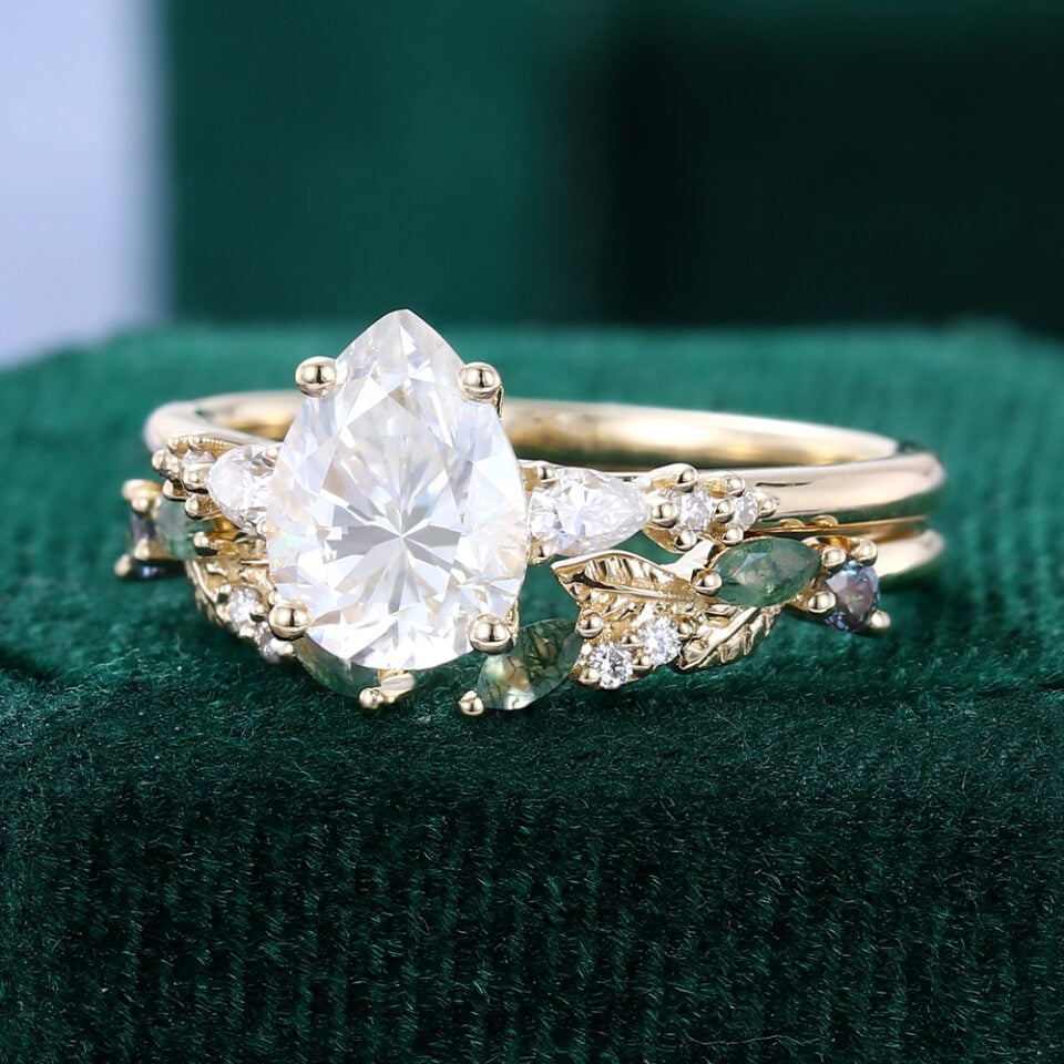 Pear Cut Moissanite Bridal Ring Set with Nature Inspired Leaf Band (3)