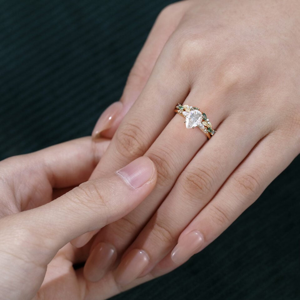Pear Cut Moissanite Bridal Ring Set with Nature Inspired Leaf Band (4)