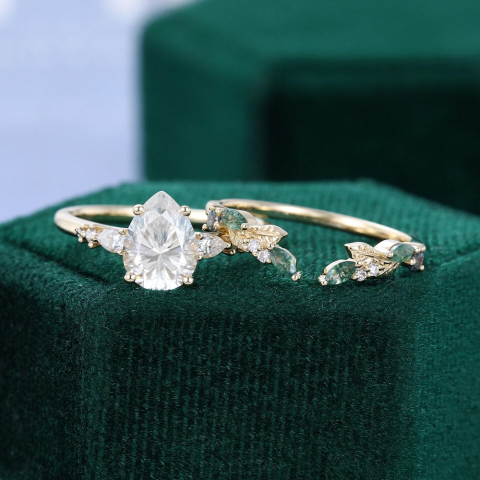 Pear Cut Moissanite Bridal Ring Set with Nature Inspired Leaf Band (5)