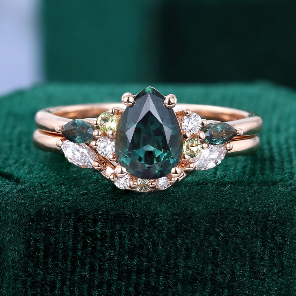 Pear Cut Teal Sapphire & Peridot Engagement Ring Set