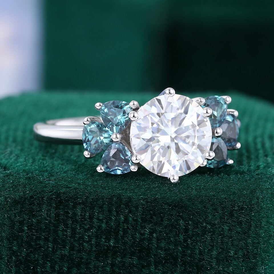 1.5CT Round Cut Moissanite Engagement Ring with Trillion Alexandrite Aceents (7)